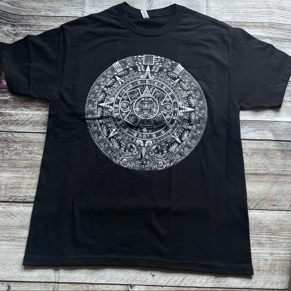 Black/White Calendario Azteca T- Shirt - Picture 1 of 2